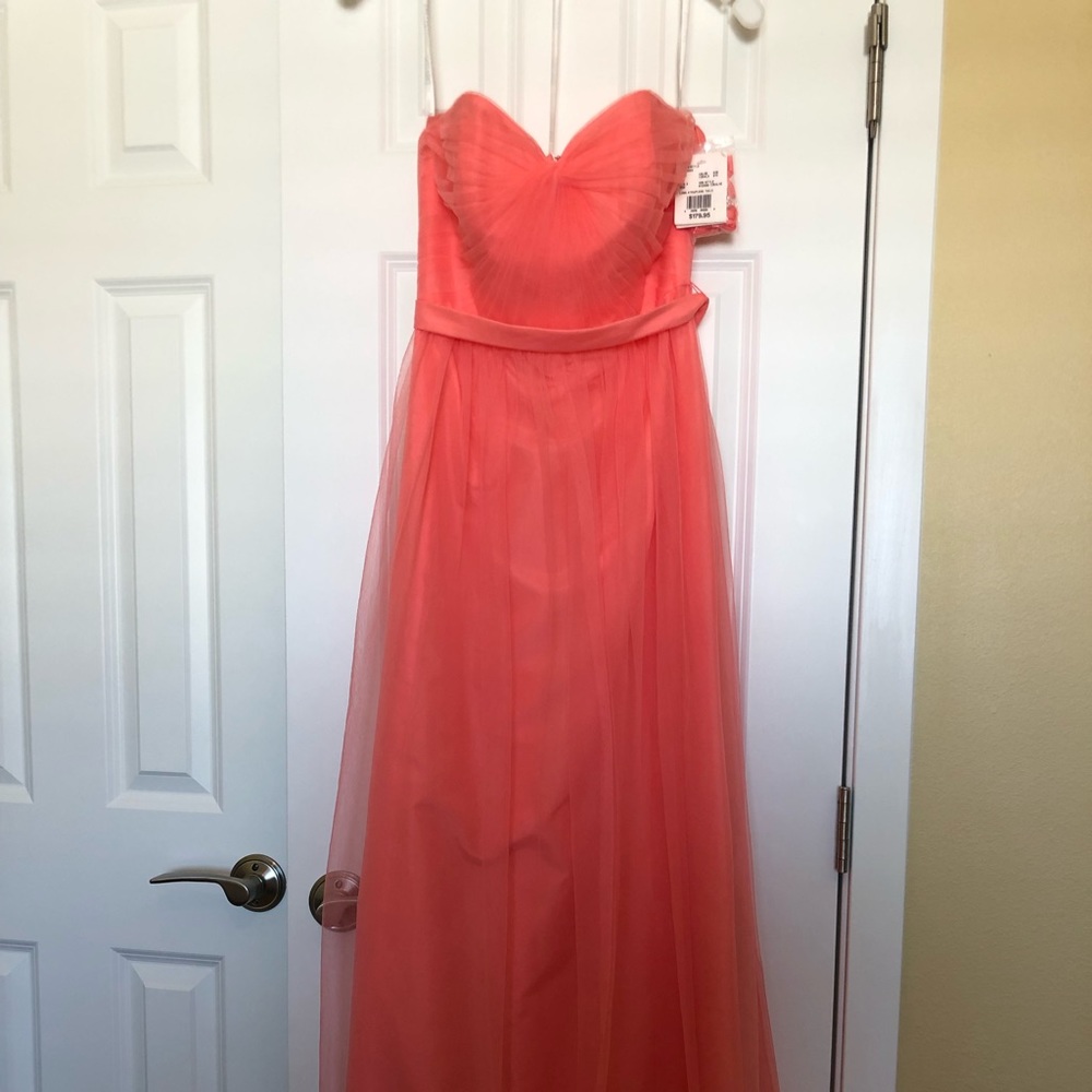 NWOT David’s Bridal Long Strapless Tulle Dress